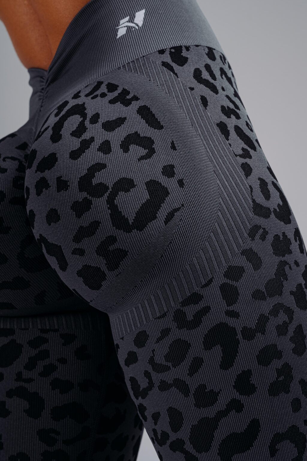 PUSH-UP COMPRESSION LEOPARD LEGGINGS PRIMAL 849