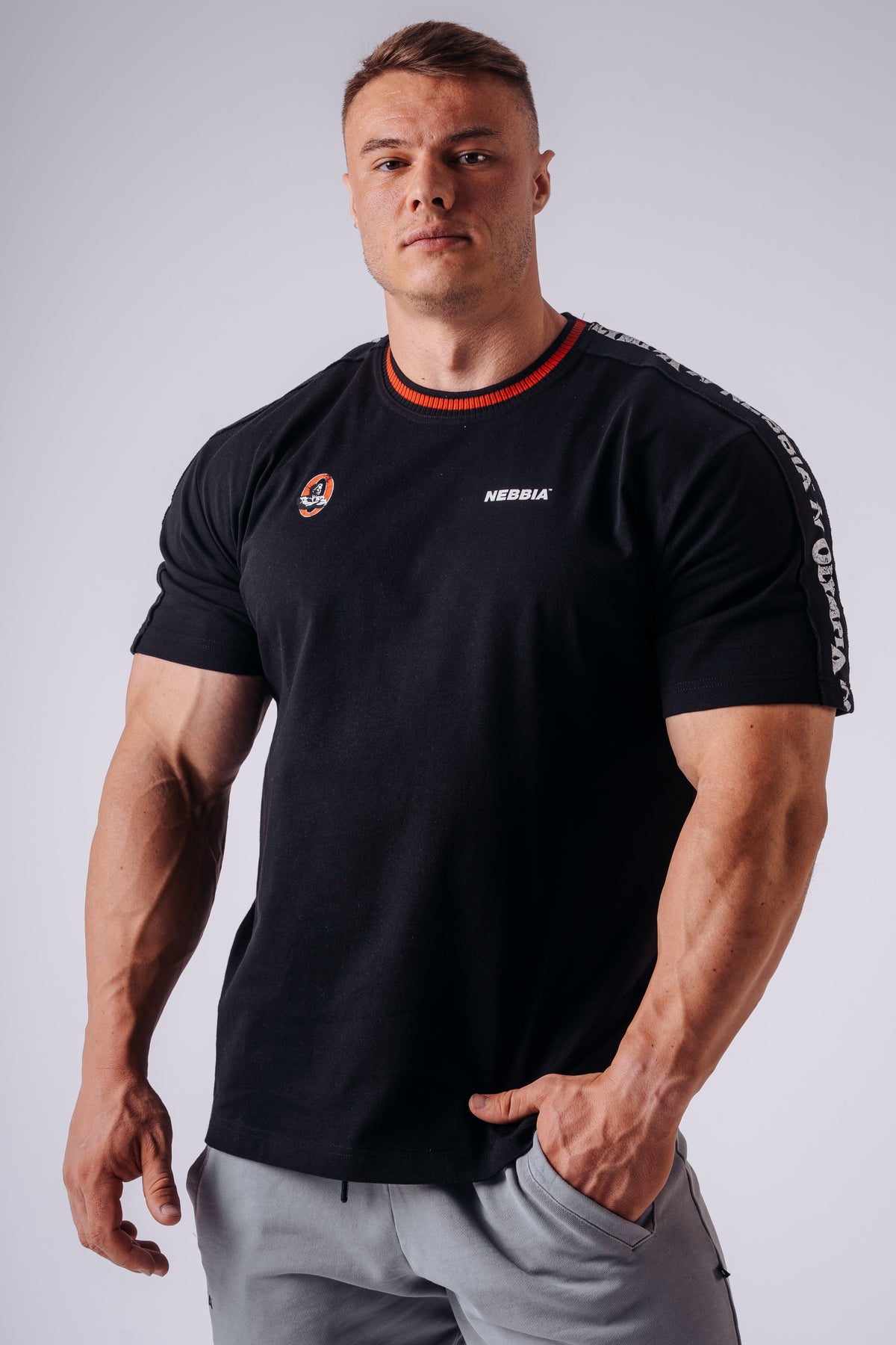 NEBBIA X OLYMPIA MUSCLE COVER T-SHIRT 942