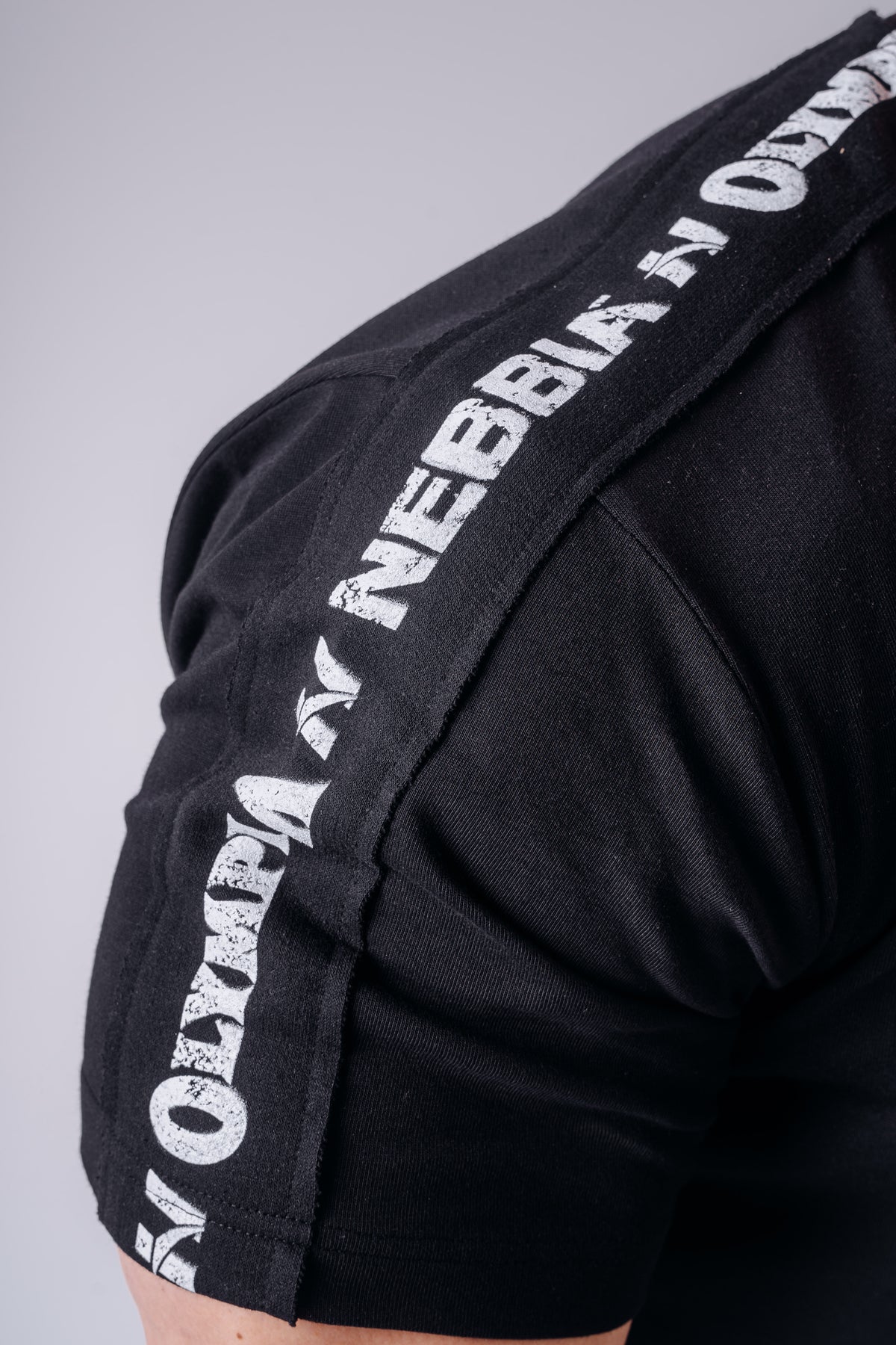 NEBBIA X OLYMPIA MUSCLE COVER T-SHIRT 942