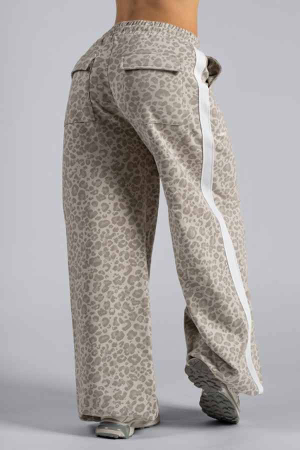 865-cream-leopard-03-1-1024x1536 BAGGY LEOPARD SWEATPANTS PRIMAL 865